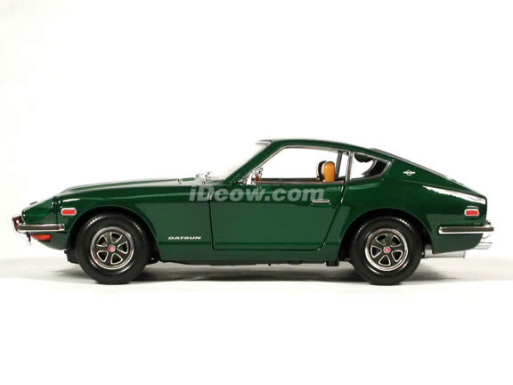 1970 Datsun 240Z diecast model car 1:18 scale die cast by Yat Ming - Green