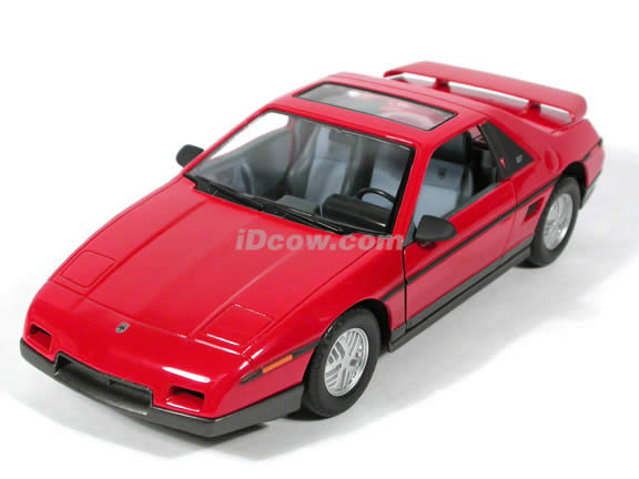 1985 Pontiac Fiero GT diecast model car 1:18 scale die cast by Yat Ming - Red
