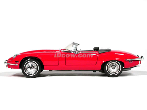 1971 Jaguar E-Type diecast model car 1:18 scale die cast by Yat Ming - Red