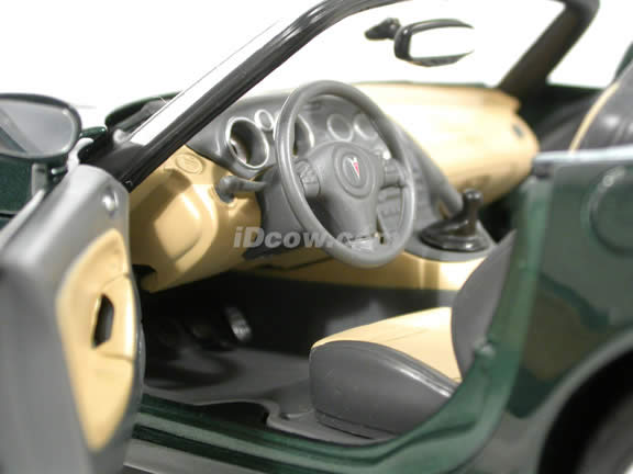 2006 Pontiac Solstice diecast model car 1:18 scale die cast by Yat Ming - Metallic Green