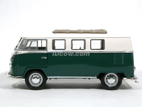 1962 Volkswagen Microbus diecast model car 1:18 scale die cast by Yat Ming - Green White 92327
