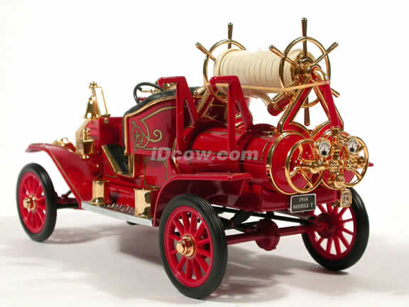 1914 Ford Model T Fire Engine diecast model car 1:18 scale die cast by Signature Yat Ming